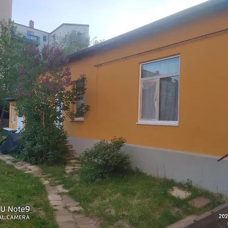 Ferienwohnung Mit Garten In Zentrum Apartment